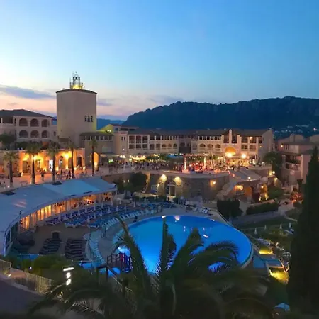 Apartment Cap Esterel Vivez Le Prestige Dans Un Spacieux De Gamme Avec Vue Mer, Piscines Saint-Raphaël