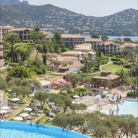 Apartment Cap Esterel Vivez Le Prestige Dans Un Spacieux De Gamme Avec Vue Mer, Piscines Saint-Raphaël